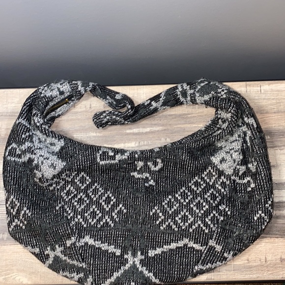 Urban Renewal➕Urban Outfitters Pattern Block Sweater Hobo Bag - Picture 4 of 6